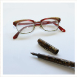 遺愛の眼鏡と万年筆