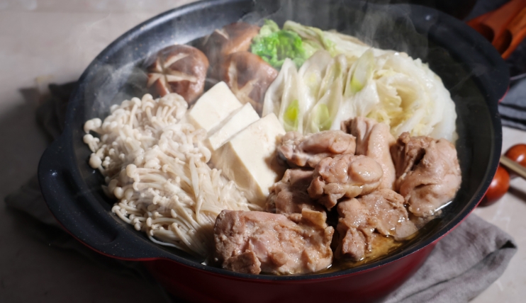 だし薫る醤油寄せ鍋