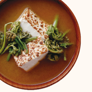 わらびと焼き豆腐の味噌汁