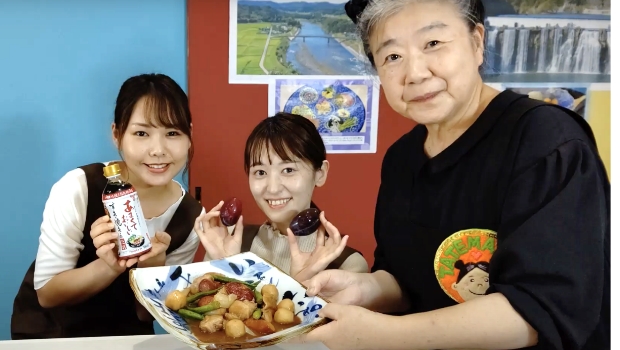 プルーンと鶏肉の料理・エシャレット入り